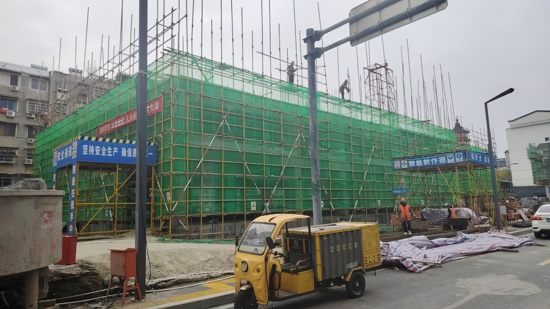 1709174521654049.jpg 南昌市第二建筑工程有限公司繩金塔項目部“開(kāi)門(mén)紅”相片(2).jpg